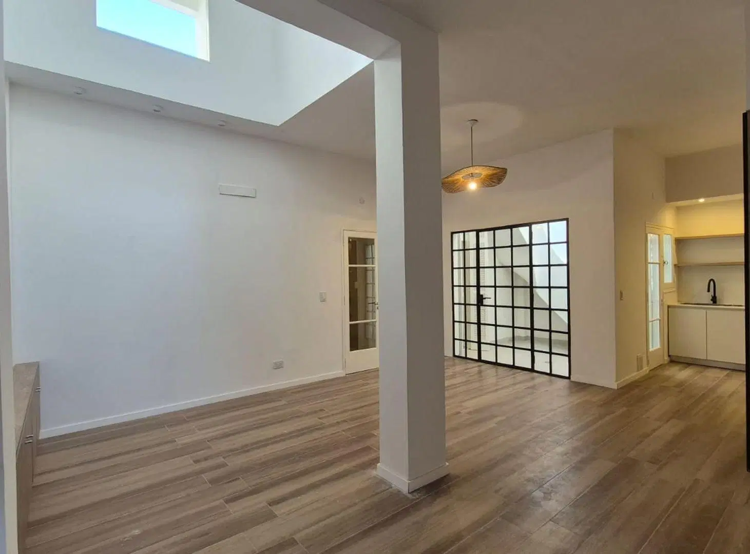 CASA DE PASILLO EN VENTA 2 DORMITORIOS 4