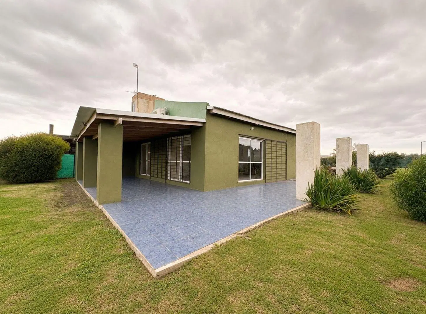 CASA TRES DORMITORIOS FUNES NORTE - APTO CREDITO 5