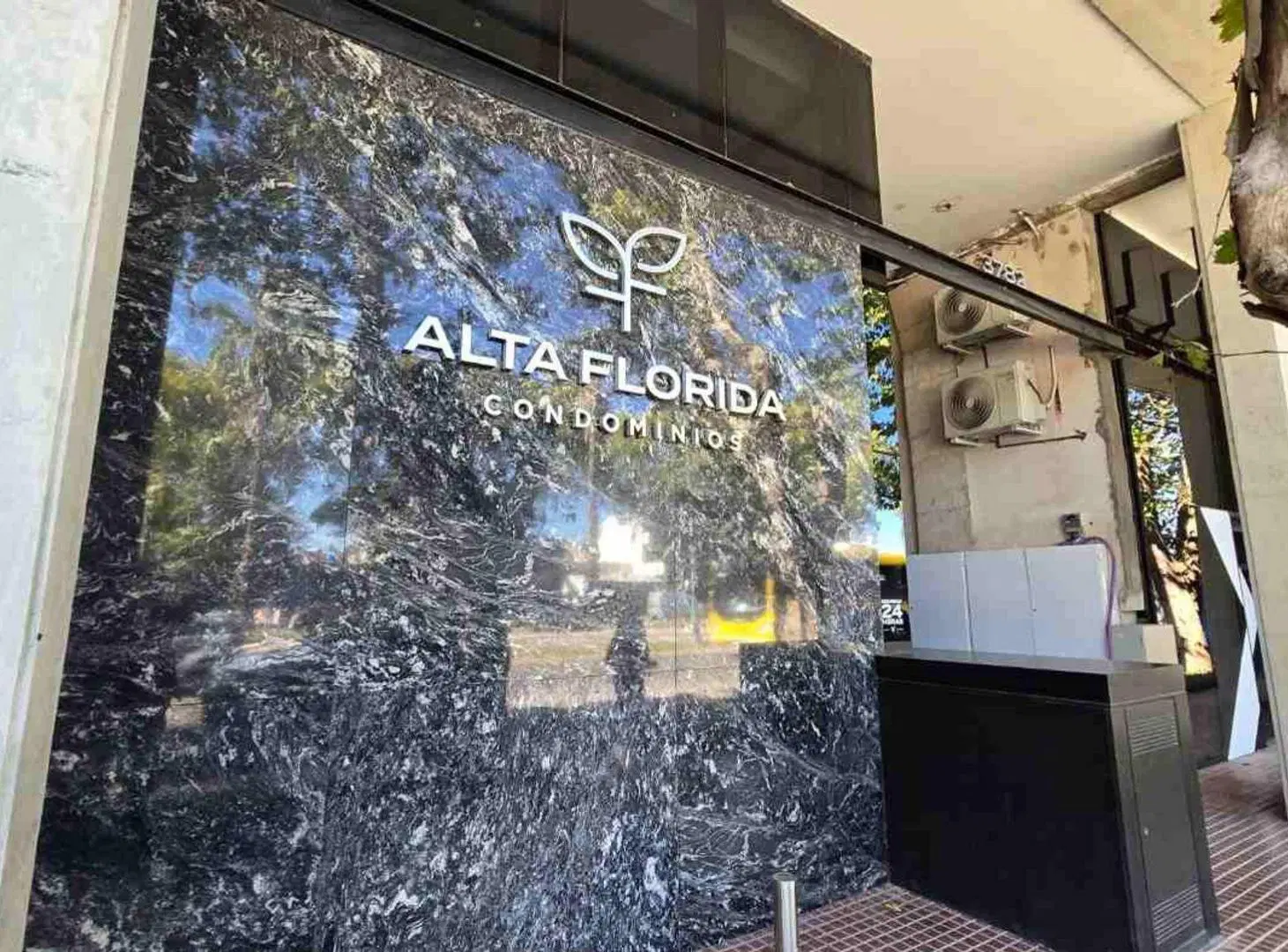 VENTA · DOS DORMITORIOS · CON BALCÓN  · FLORIDA 4