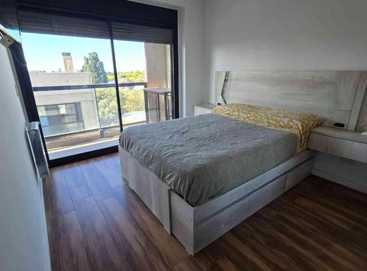 VENTA · DOS DORMITORIOS · CON BALCÓN  · FLORIDA 8