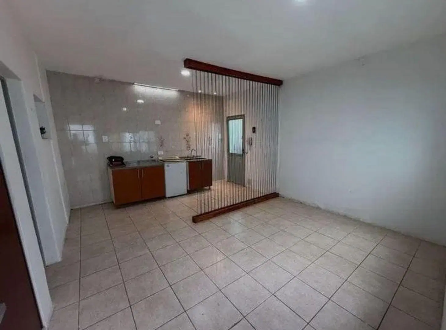VENTA DE MONOAMBIENTE  EN BARRIO CINCO ESQUINAS 4