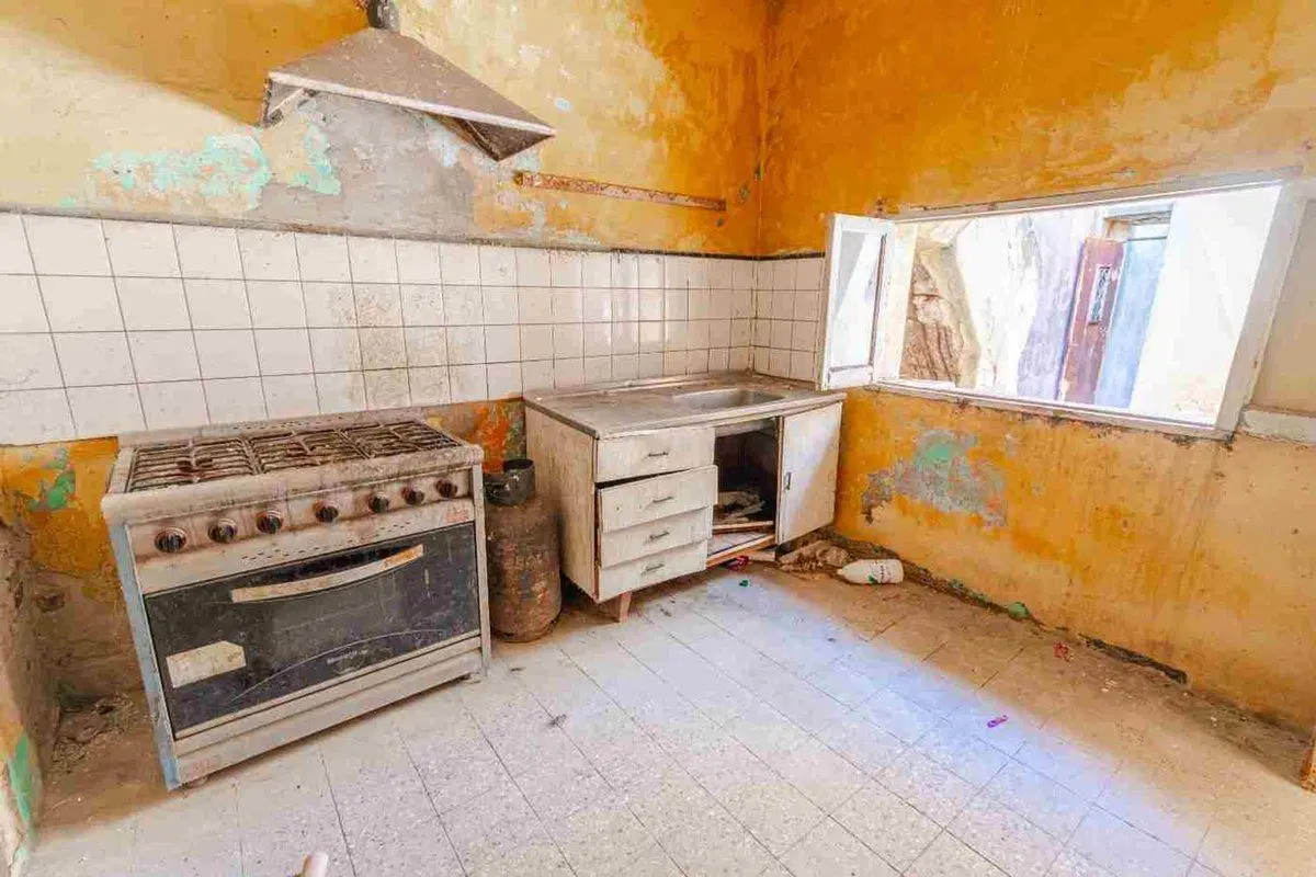 VENTA DE PROPIEDAD COMERCIAL A REFACCIONAR. 8