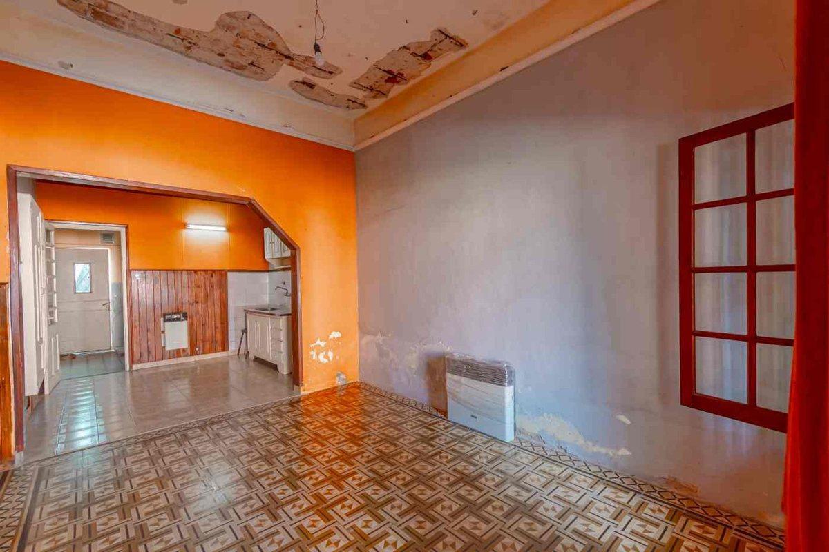 Foto de CASA, TERRENO + LOCAL EN VENTA en CAPITAN BERMUDEZ, imagen 2