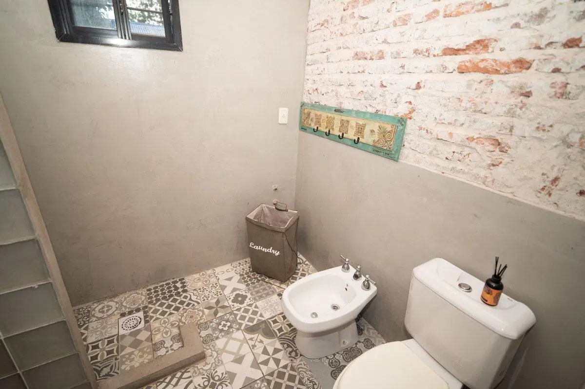 Casa Quinta 1.980mt2 con pileta y dos viviendas 3