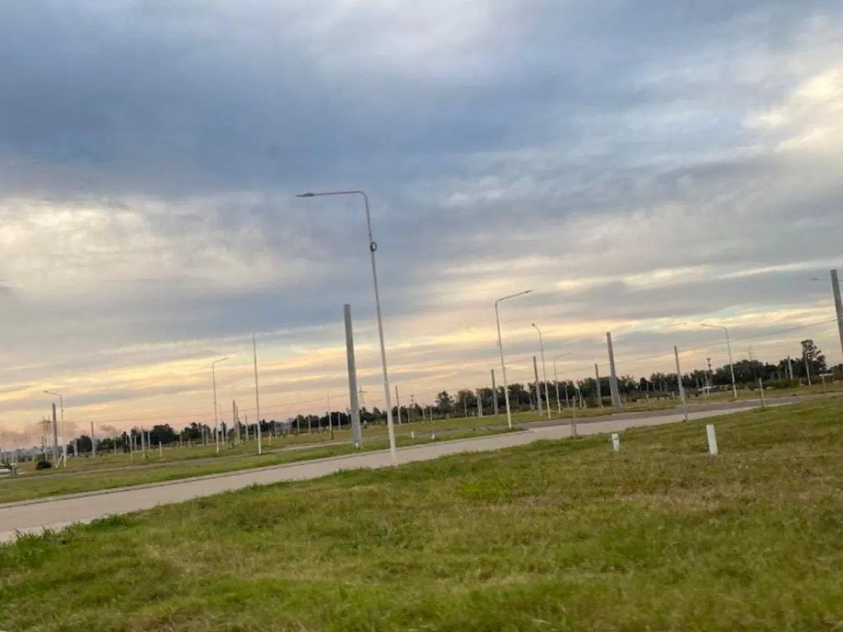 Lote en Pueblo Esther 349 m² | Financiación 2