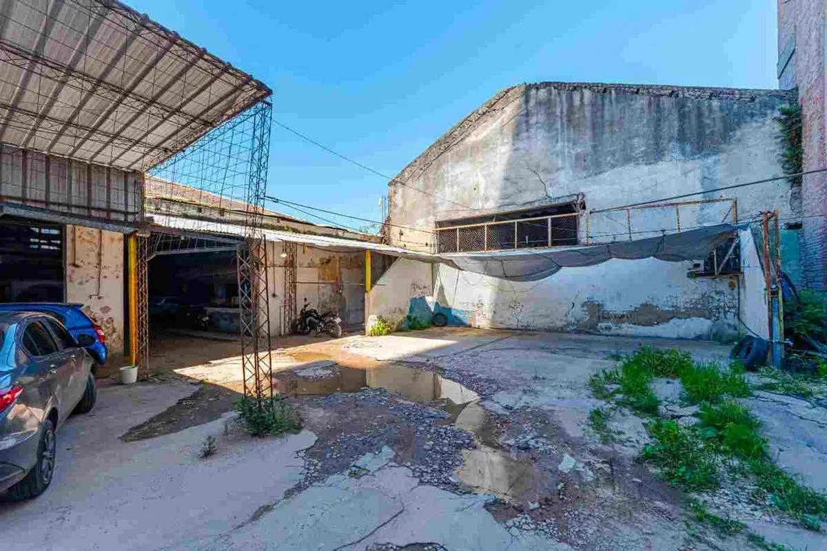 Venta Galpón 1453 mt2 excelente ubicación 2