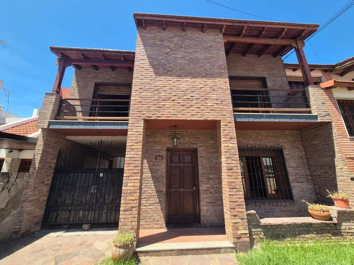 Venta Casa 5 Dormitorios Zona Norte Rosario 4
