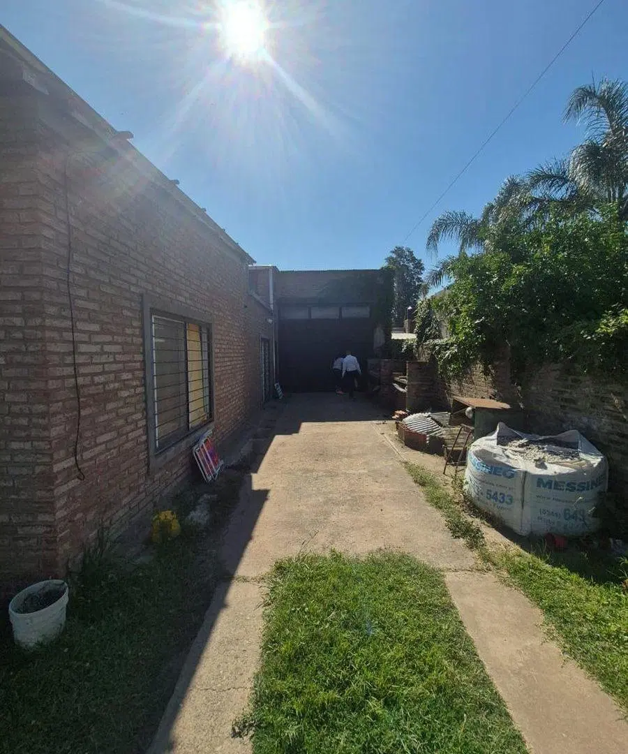 VENTA | CASA 3 DORM + GALPÓN / DEPÓSITO ROLDAN 4