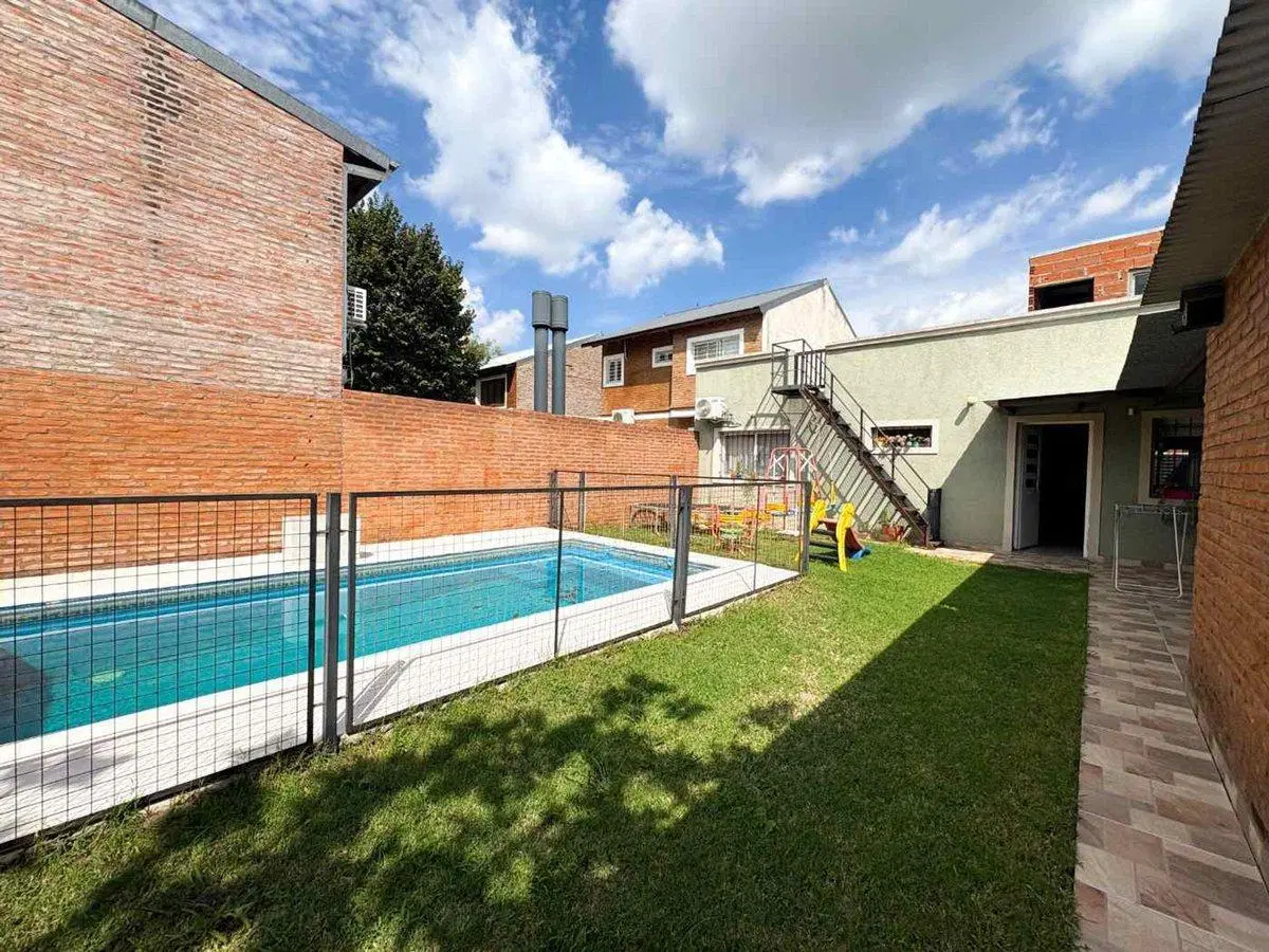 VENTA CASA 3 DORMITORIOS CON PILETA - FISHERTON 5