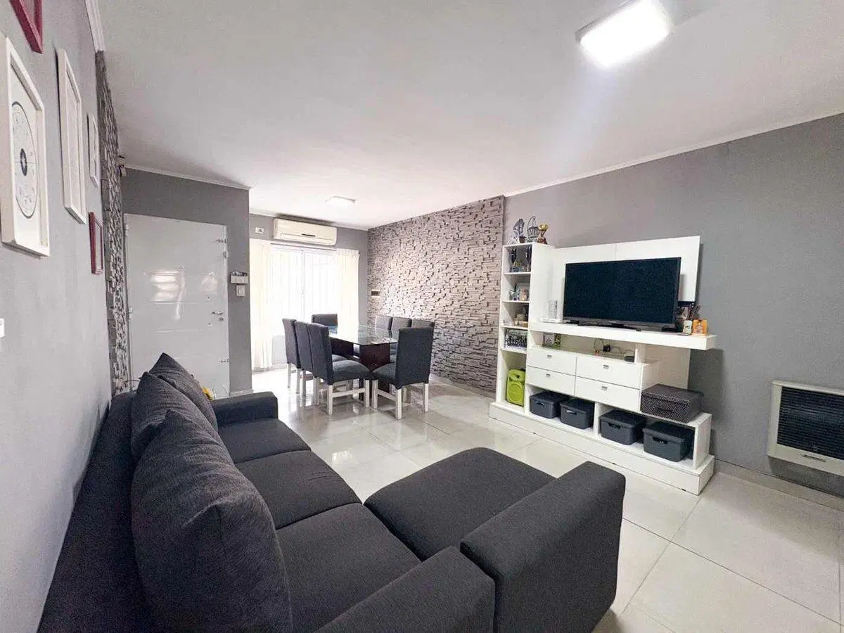 VENTA CASA 3 DORMITORIOS CON PILETA - FISHERTON 3