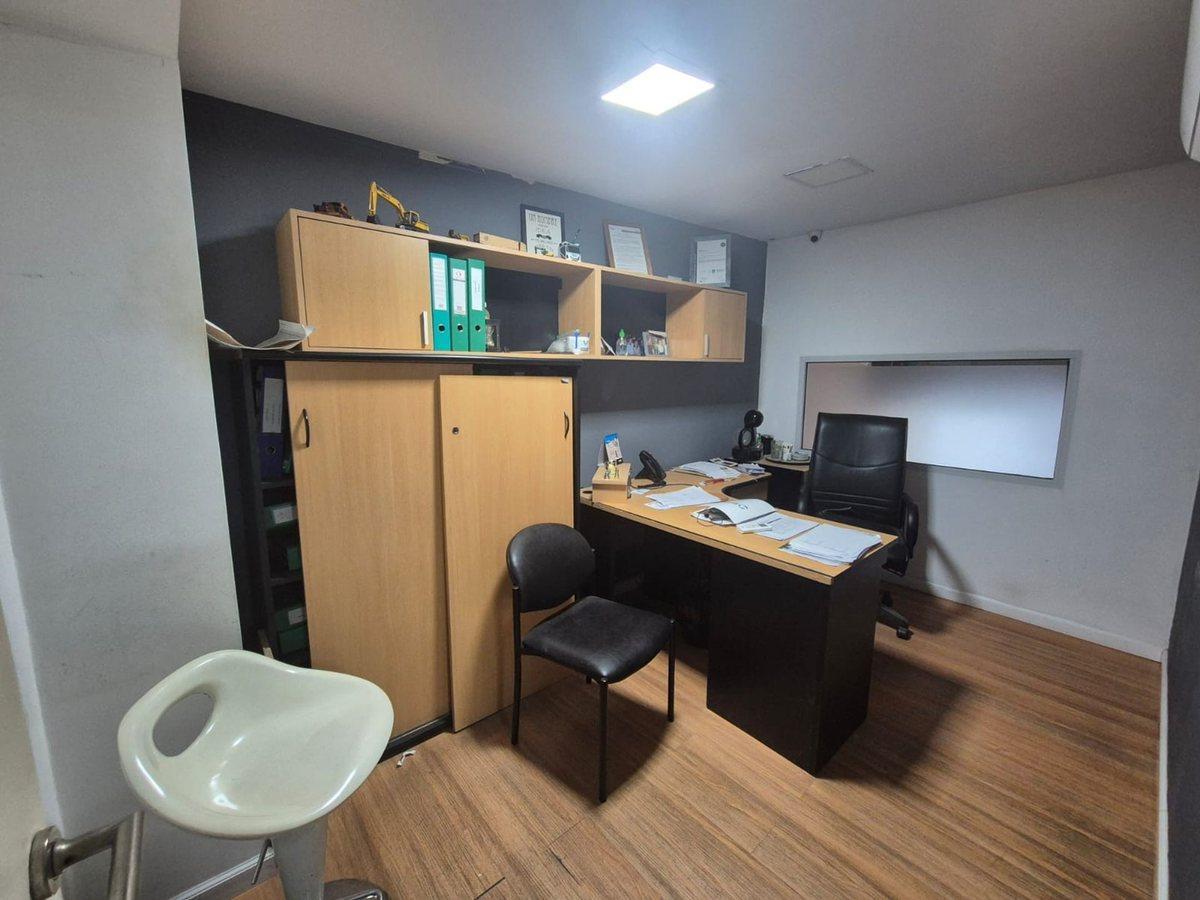 Foto de Alquiler Local y Oficinas 412 mts, imagen 3