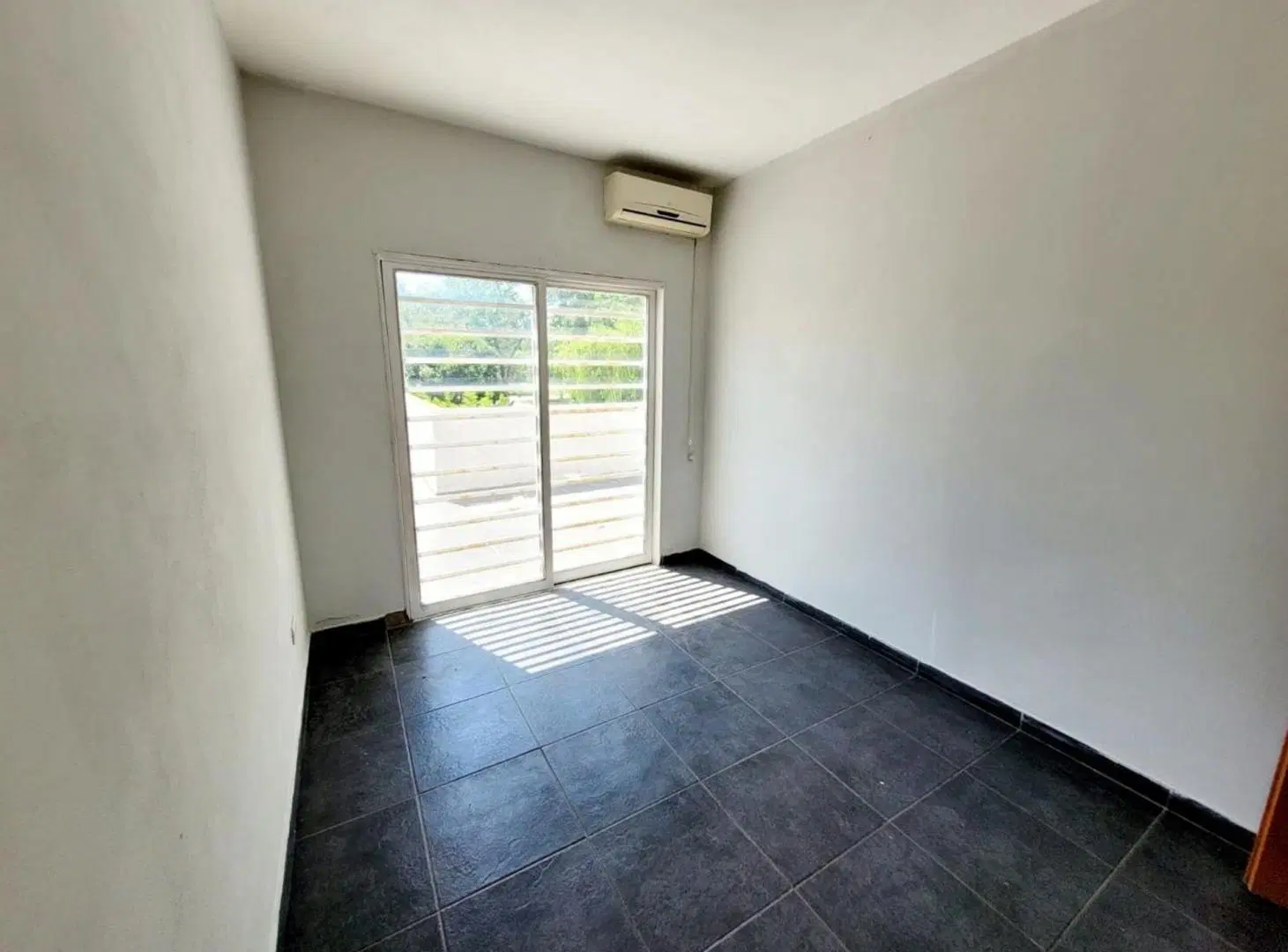 VENTA CASA 3 DORMITORIOS CON PILETA FUNES 5