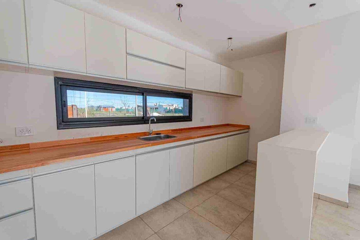 Foto de VENTA CASA RICARDONE- 2 DORMITORIOS, imagen 3