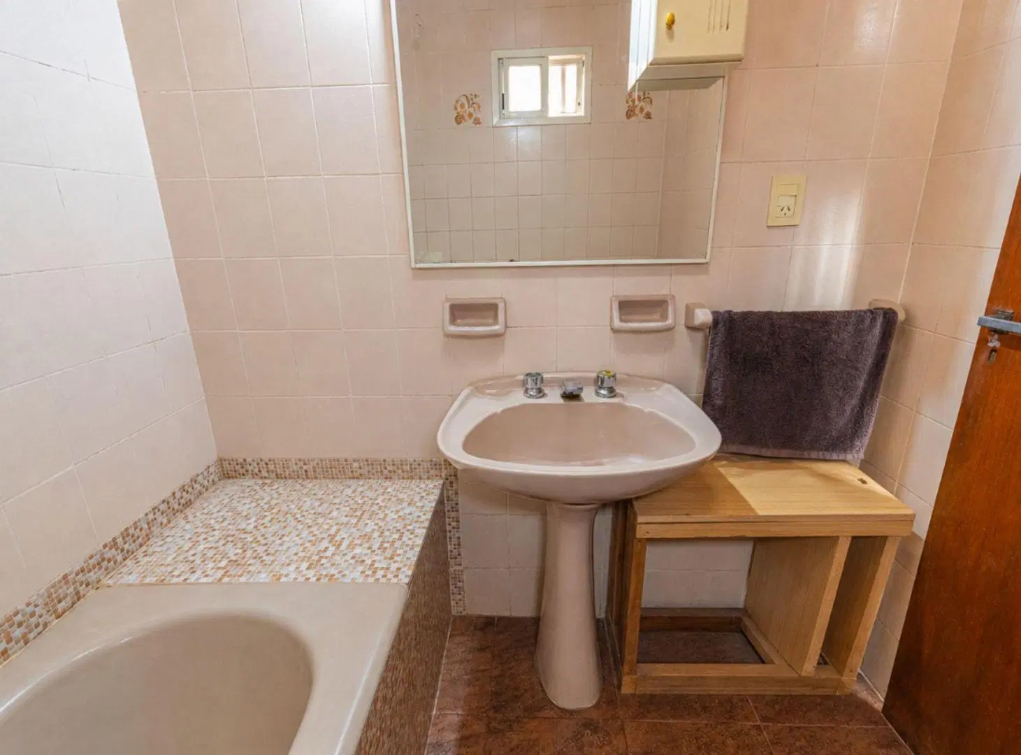 VENTA  Casa + Dpto Independiente Barrio Industrial 5