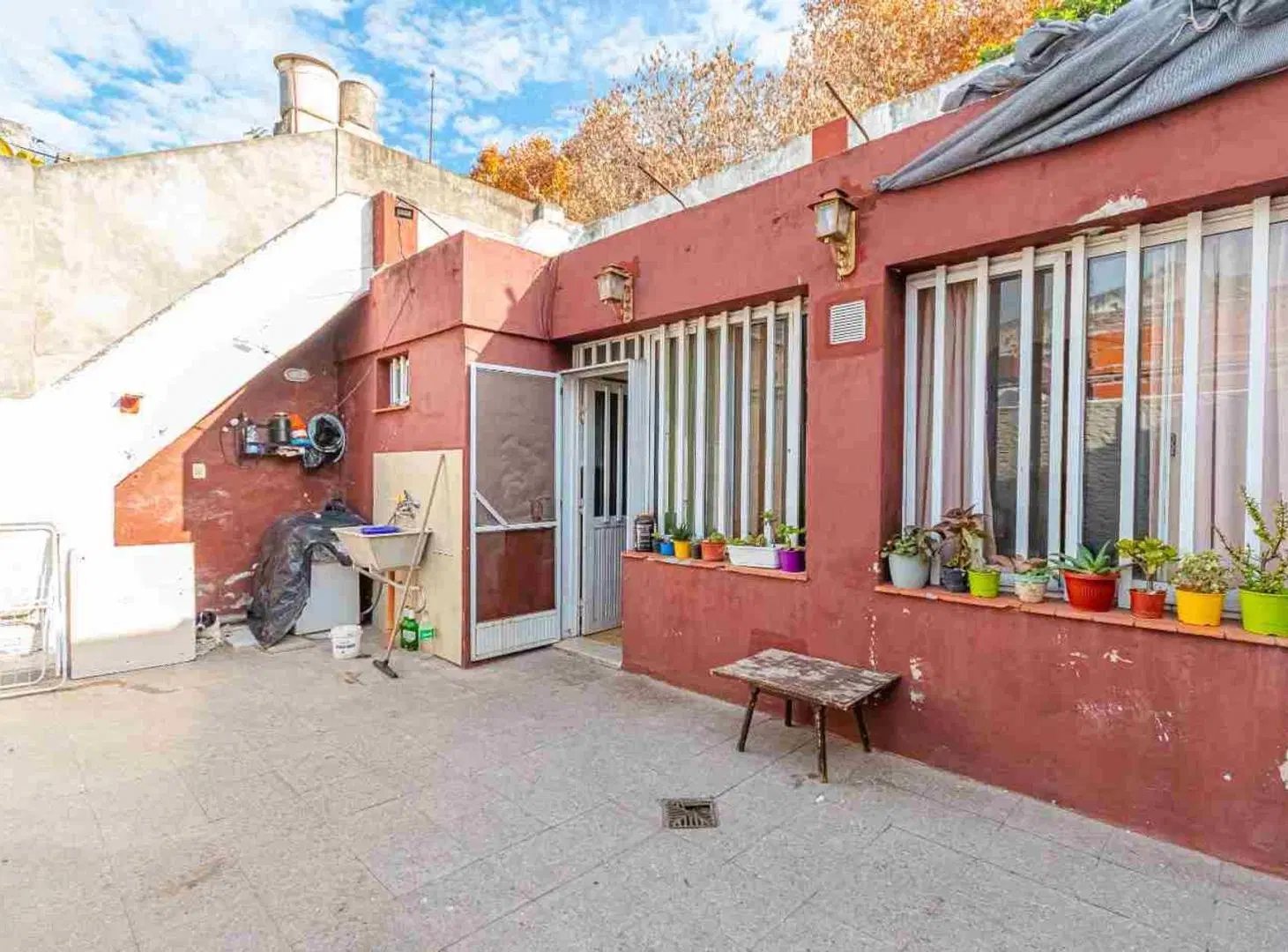 VENTA  Casa + Dpto Independiente Barrio Industrial 3