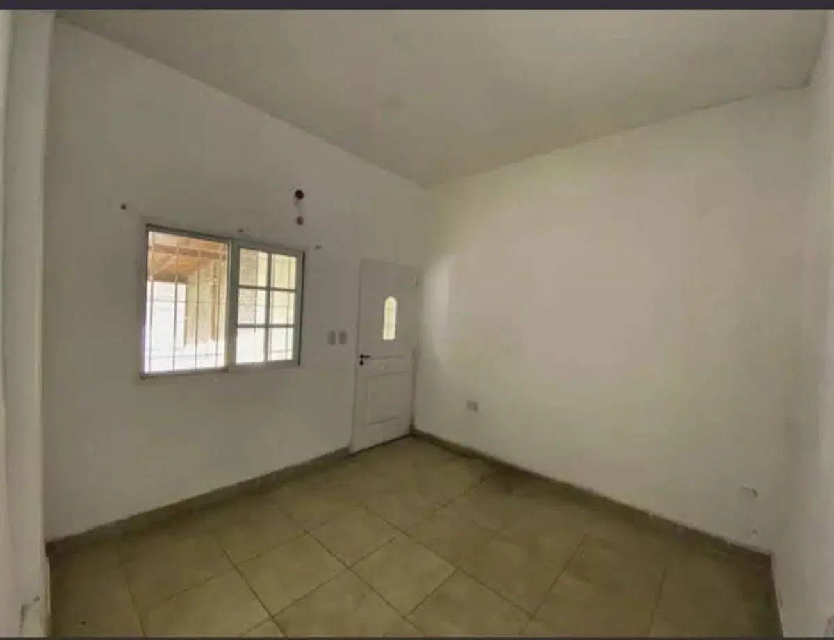 Casa en venta. Fisherton R. Apta credito. 4