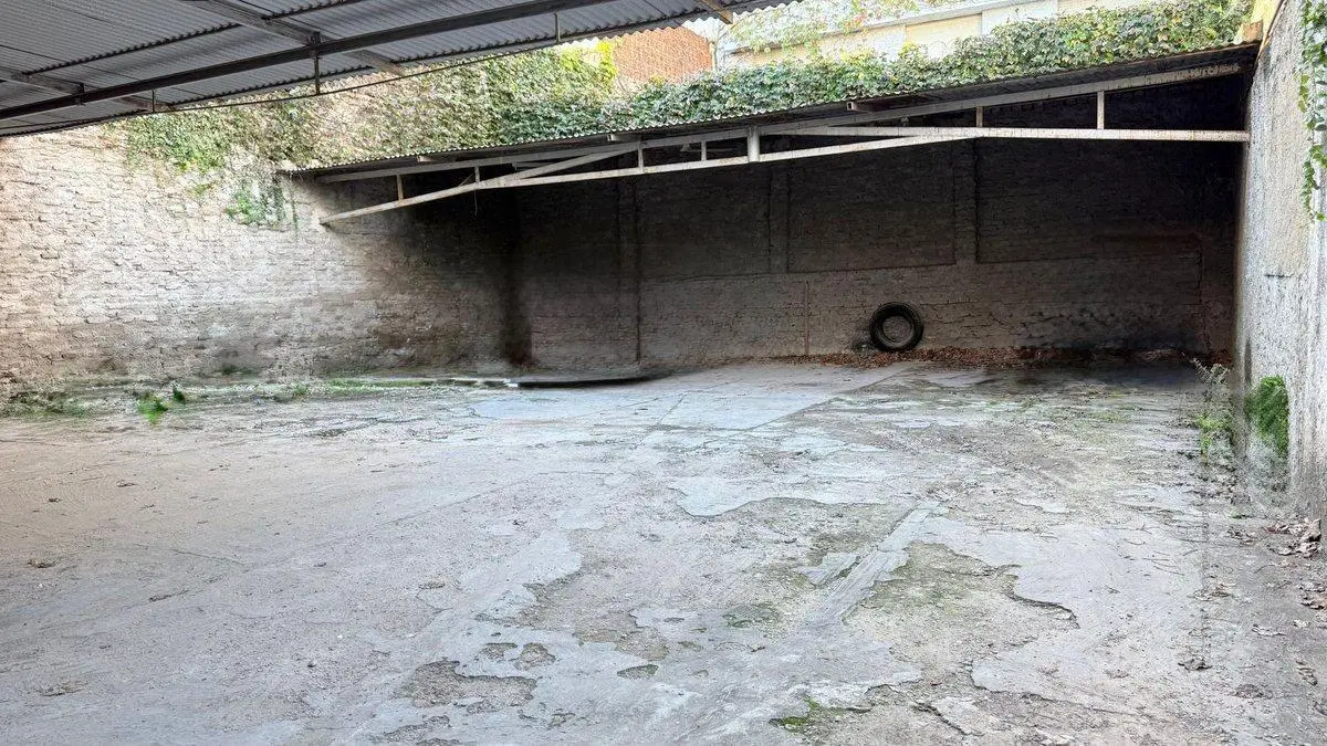 VENTA CASA UN DORMITORIO + 8 COCHERAS 5