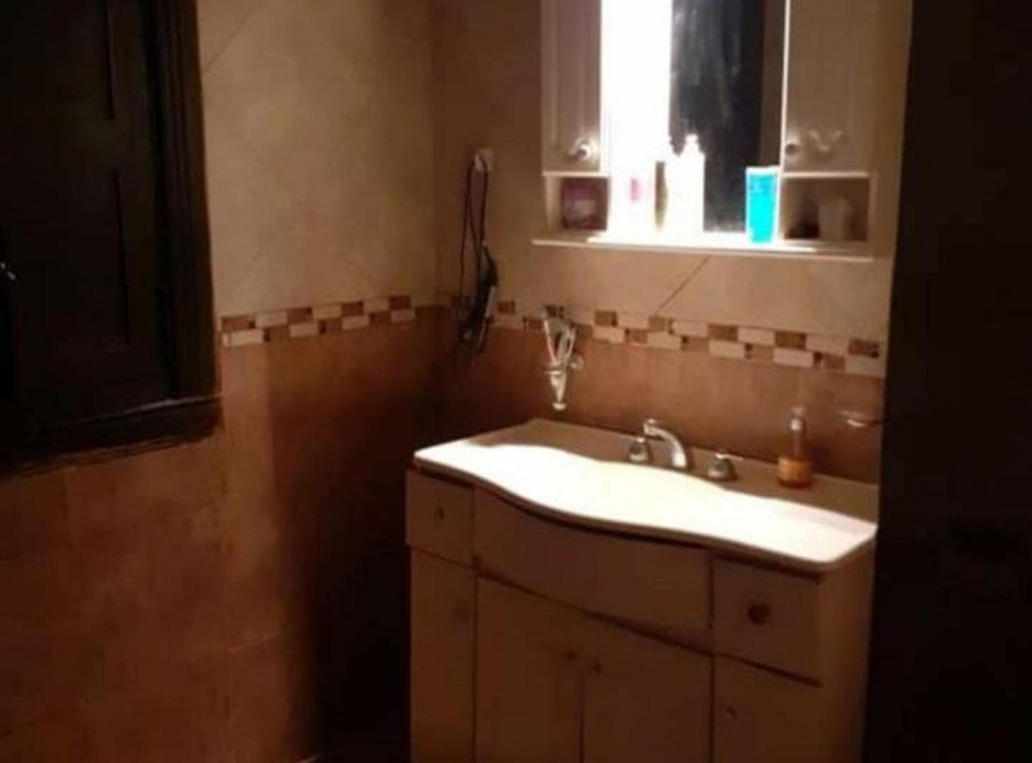 Foto de VENTA DE CASA DE 2 DORMITORIOS A RECICLAR EN PEREZ, imagen 2