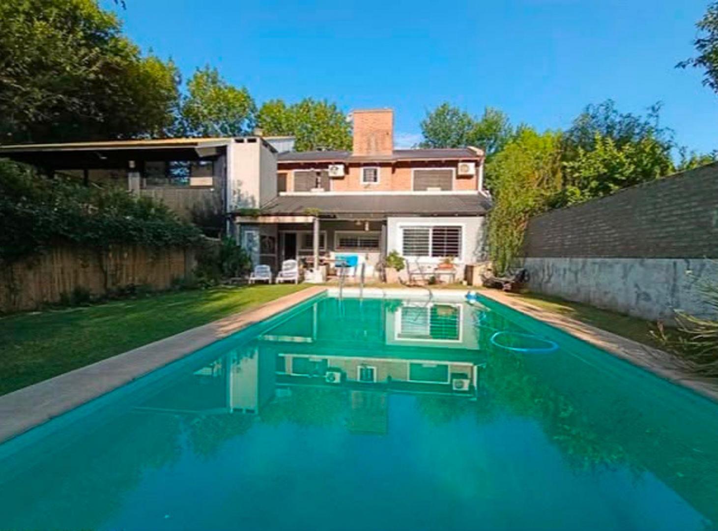 Foto de VENTA CASA 3 DORM CON PILETA - FUNES, imagen 2