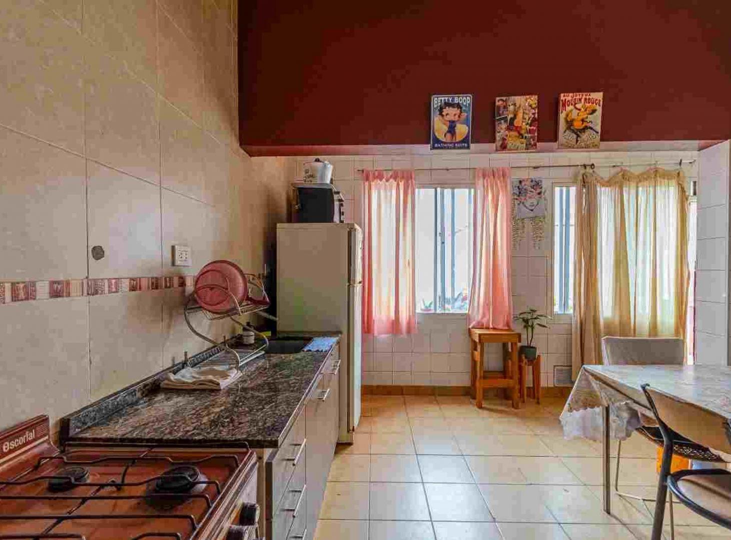 Foto de VENTA Casa + Dpto Independiente Barrio Industrial, imagen 4