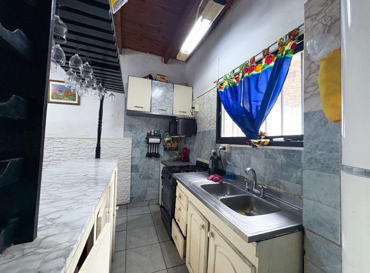 Foto de CASA EN VENTA 3 DORMITORIOS COCHERA - ECHESORTU, imagen 3