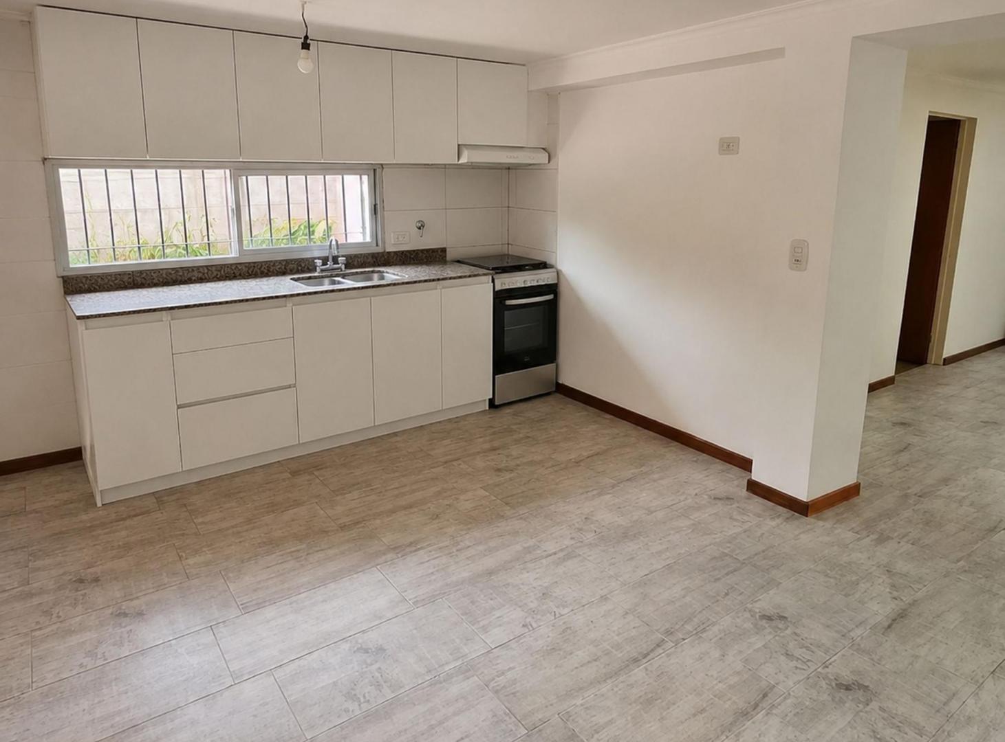 Foto de VENTA DE CASA DE DOS DORMITORIOS EN FUNES CENTRO, imagen 1