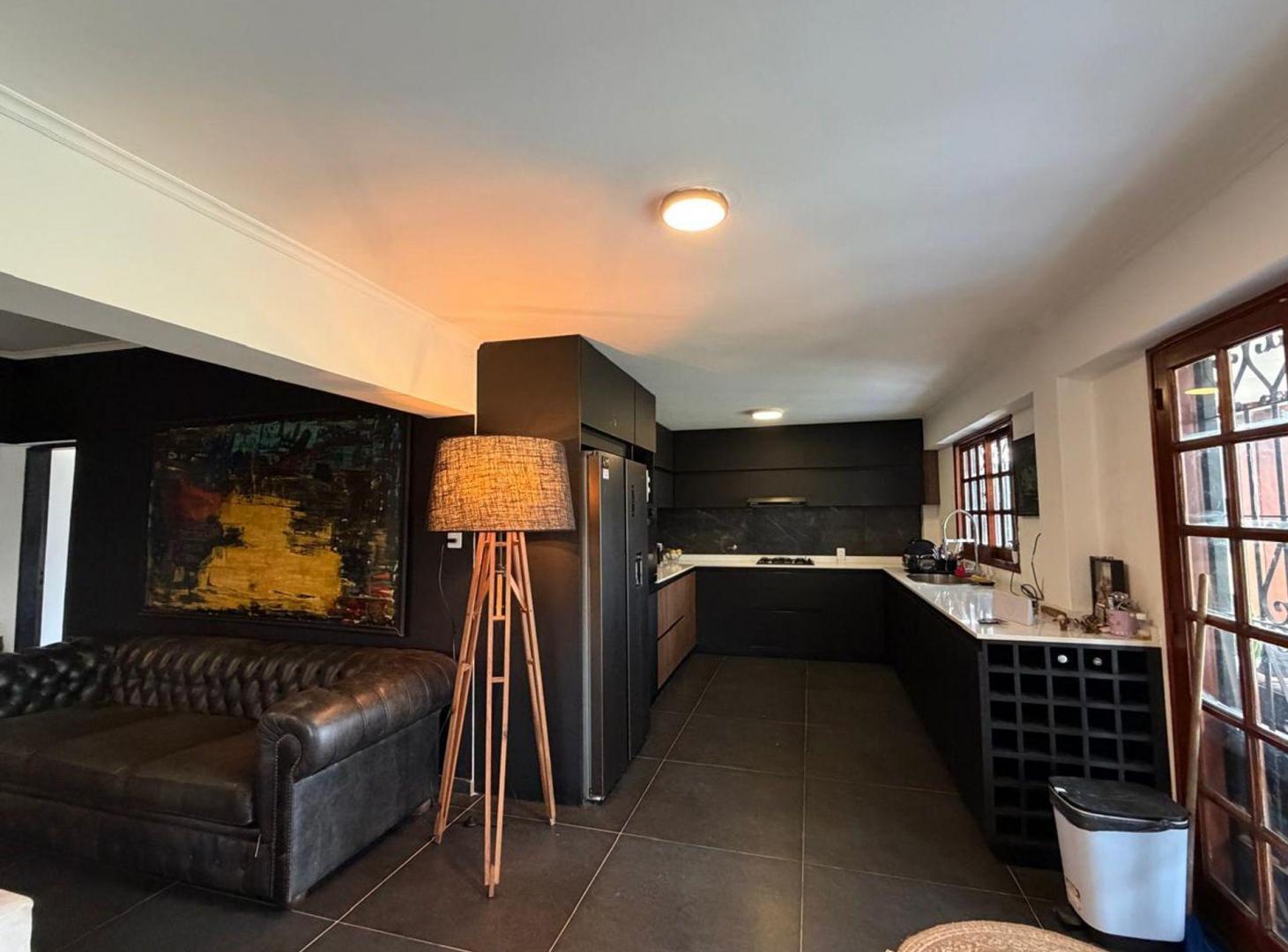 Foto de CASA RECICLADA EN VENTA 2 DORMITORIOS ROLDAN., imagen 1