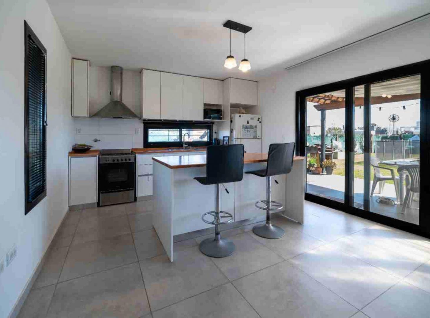 Foto de VENTA CASA EN ESQUINA - DON MATEO- FUNES, imagen 1