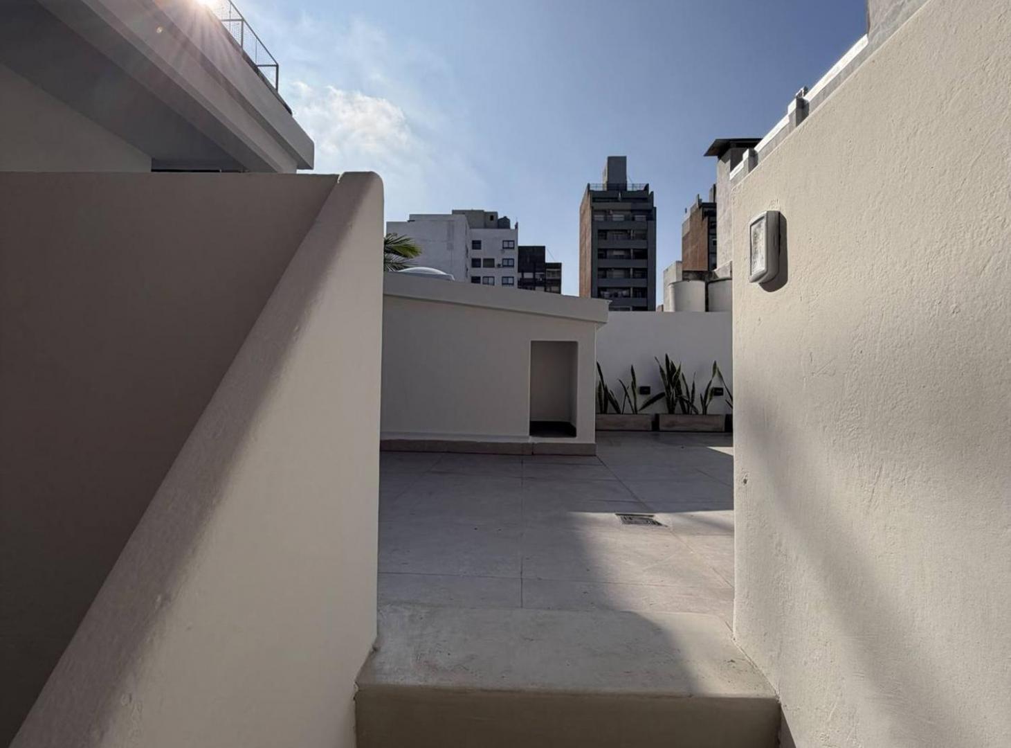 Foto de CASA DE PASILLO EN VENTA 2 DORMITORIOS, imagen 4