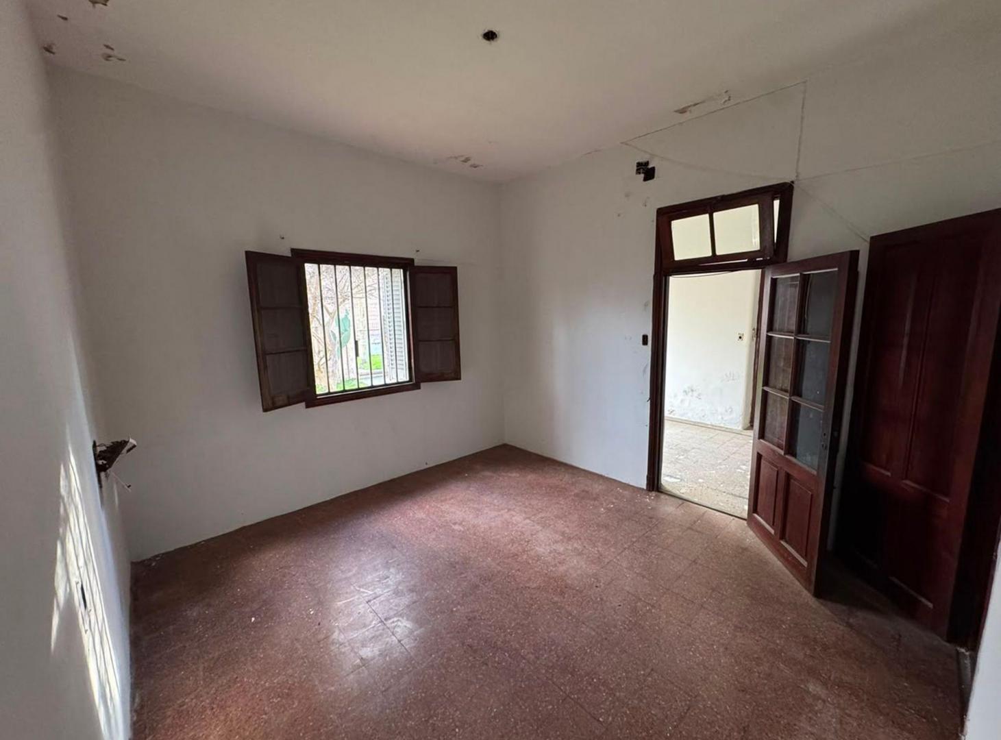 Foto de VENTA CASA A RECICLAR EN IMPORTANTE ESQUINA, imagen 5