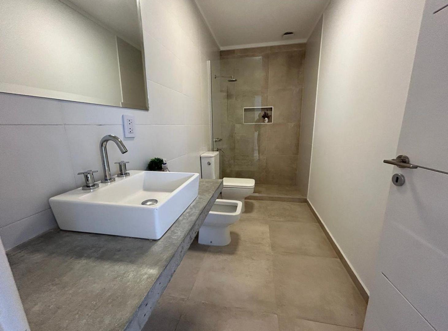 Foto de VENTA CASA 5 DORMITORIOS CON PILETA, imagen 4