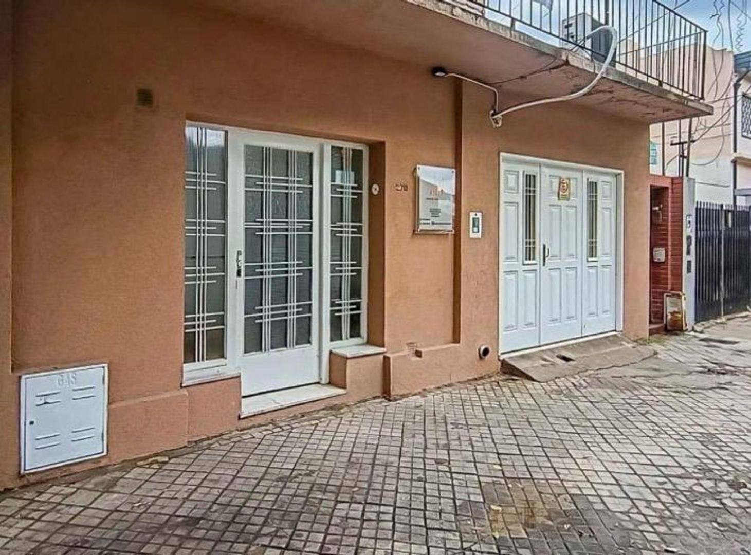 Foto de CASA 2 DORMITORIOS BARRIO AZCUENAGA, imagen 2