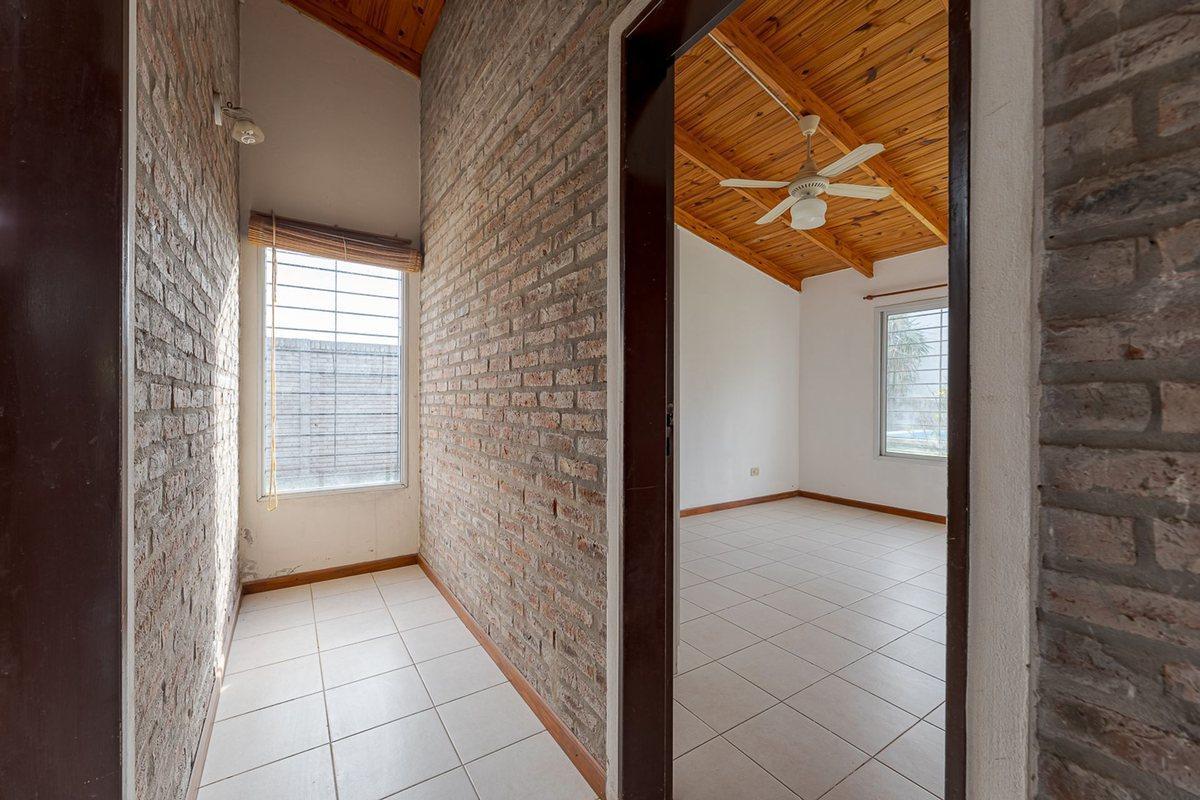 Foto de Casa 1 dormitorio en Roldan con pileta, imagen 3