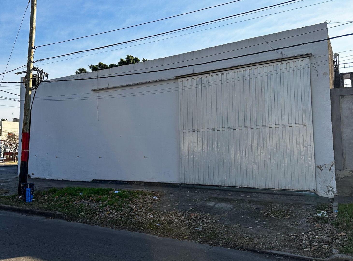 Foto de Galpón + Salón en venta sobre Bv. Oroño 402 mt2, imagen 3