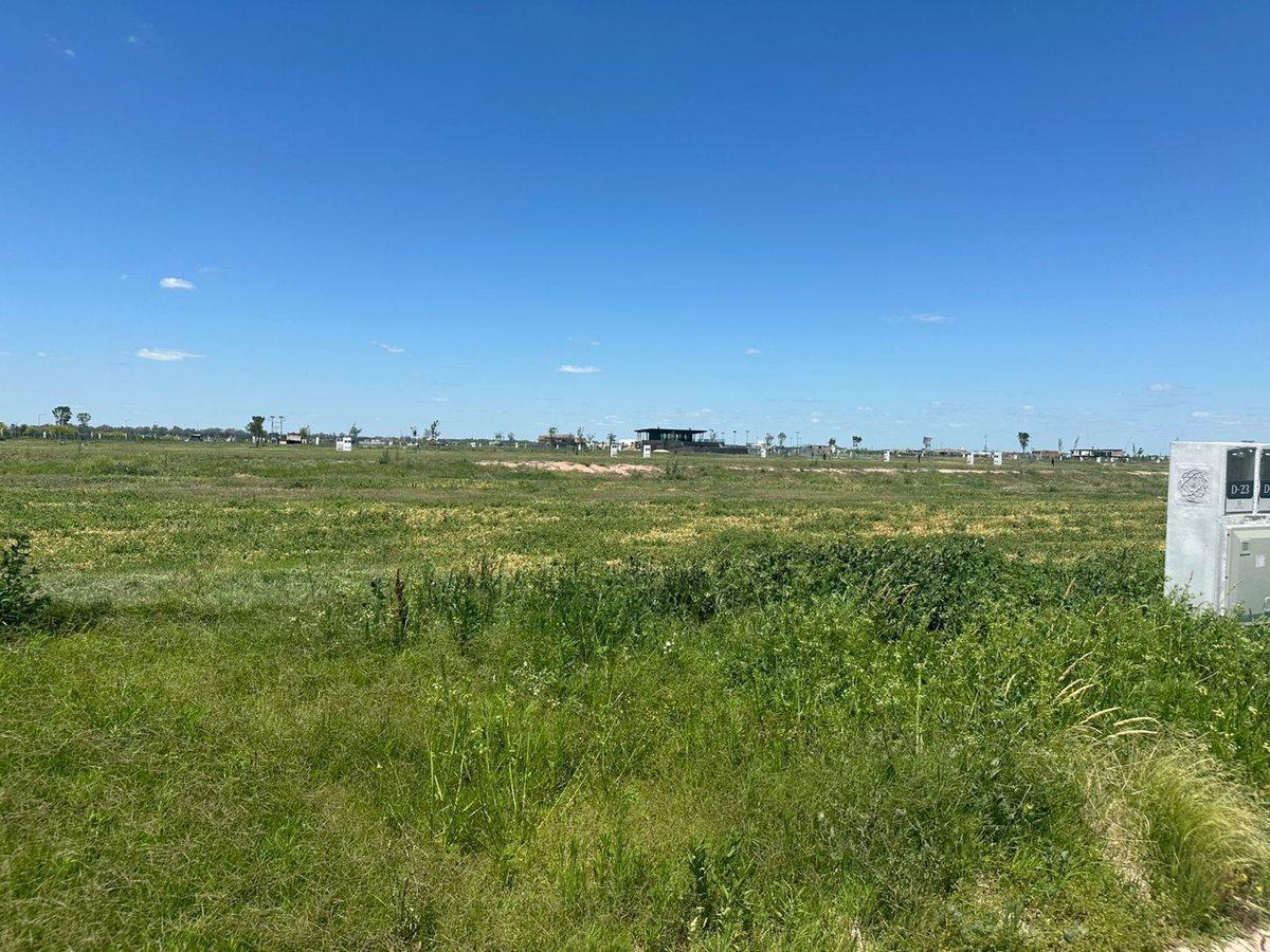 Foto de VENTA TERRENO FUNES LAKES EXCELENTE UBICACION, imagen 2