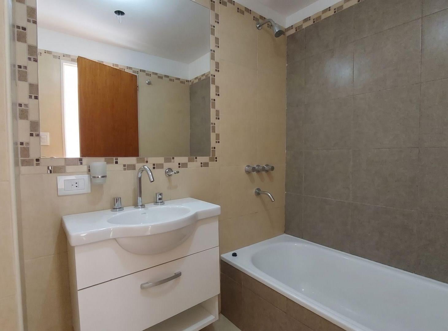 Foto de VENTA DEPARTAMENTO 1 DORMITORIO-ECHESORTU-BALCONES, imagen 2
