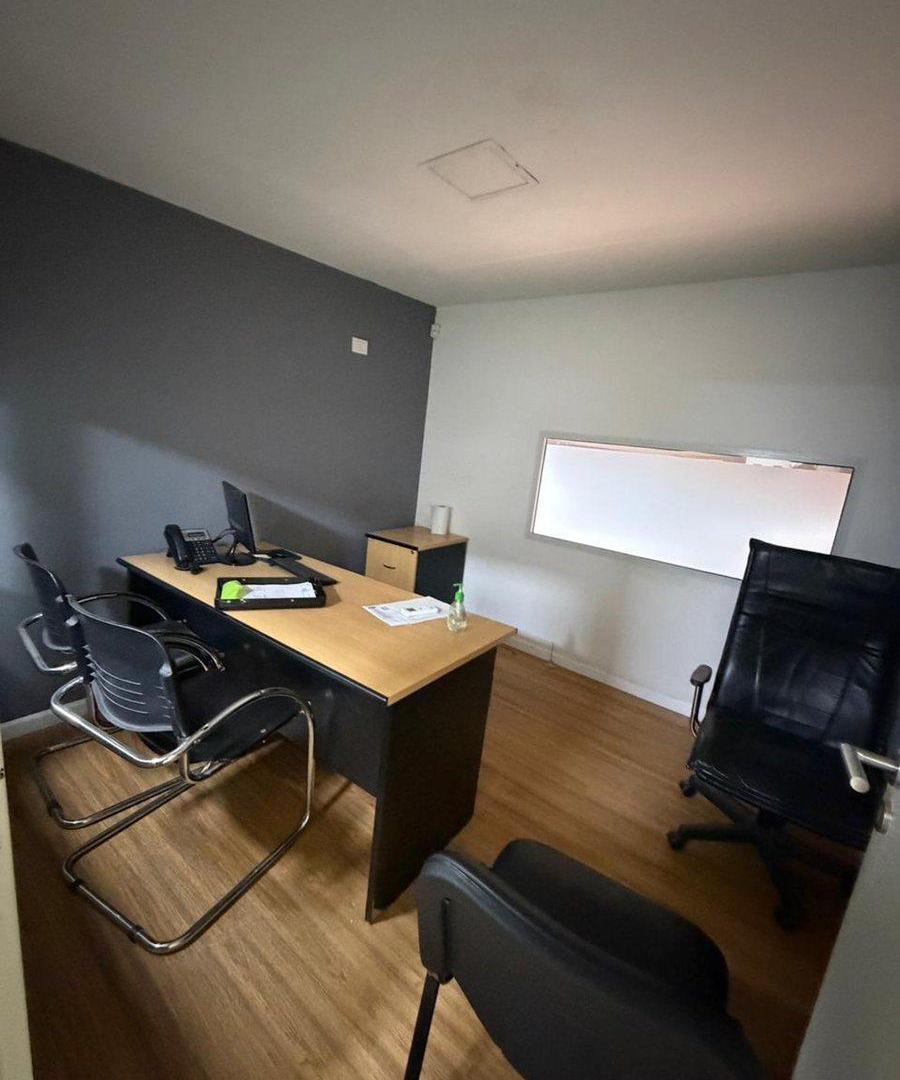 Foto de Alquiler Local y Oficinas 412 mts, imagen 3