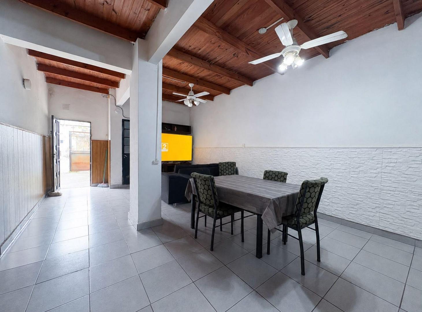 Foto de CASA EN VENTA 3 DORMITORIOS COCHERA - ECHESORTU, imagen 3