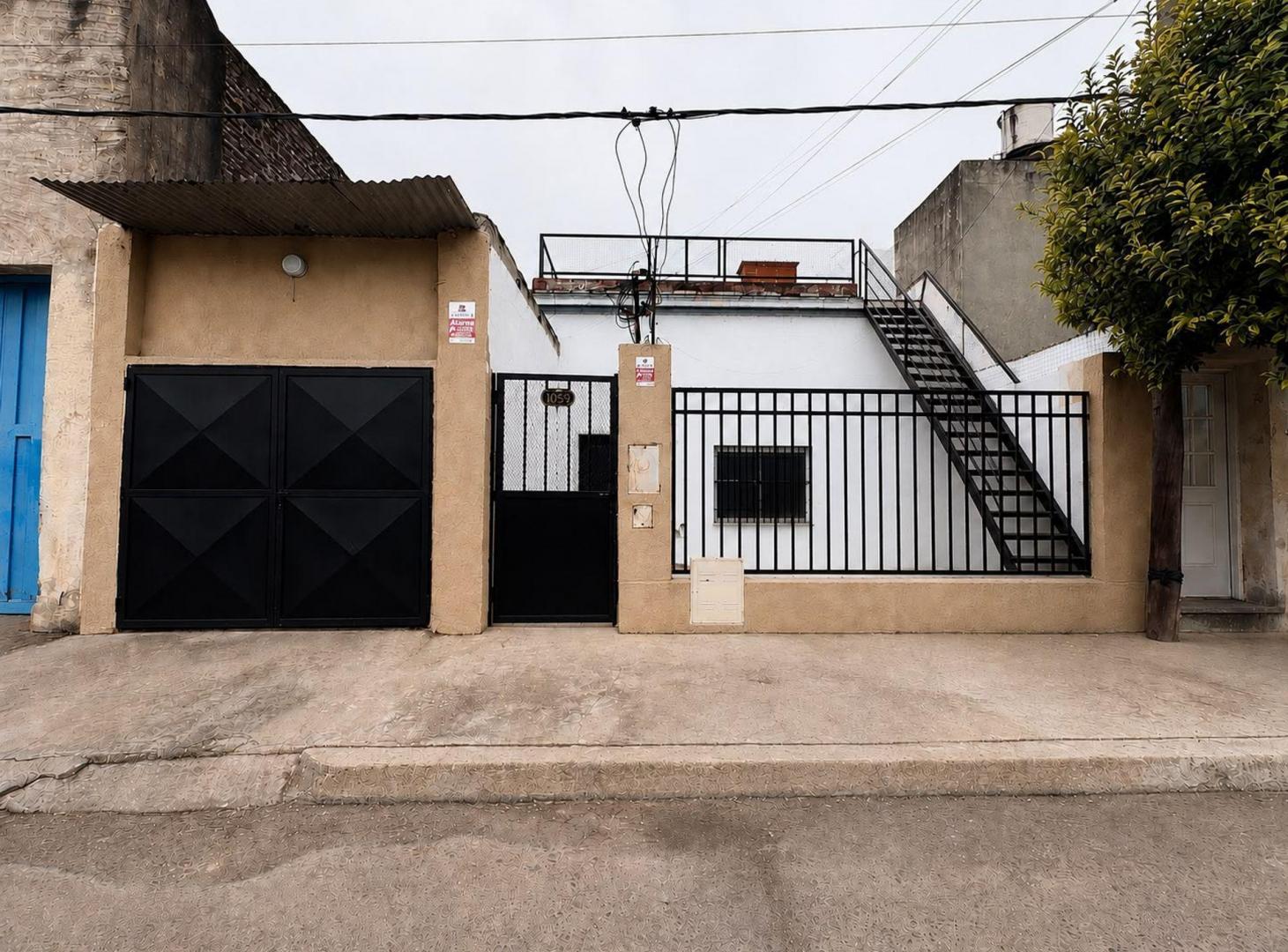 Foto de CASA EN VENTA 3 DORMITORIOS COCHERA - ECHESORTU, imagen 1