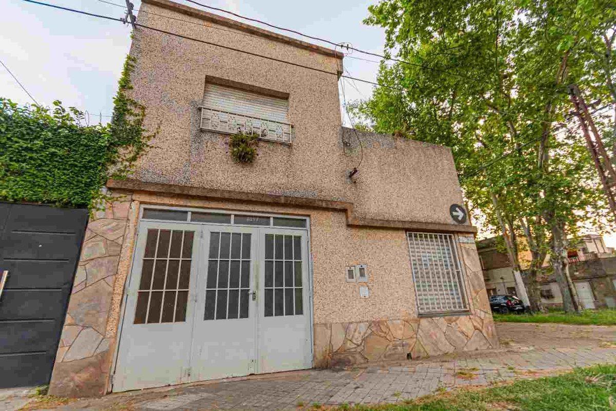 Foto de VENTA DE CASA 6 DORMITORIOS, LOCAL Y COCHERA, imagen 1
