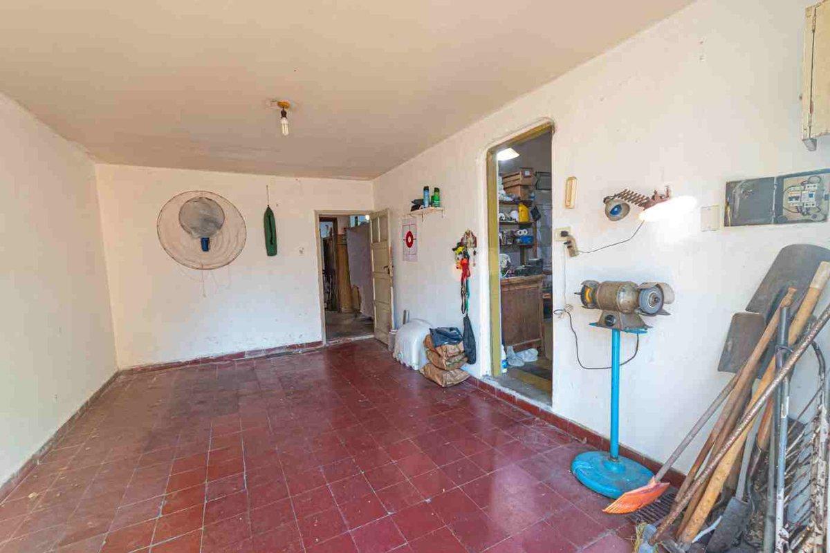 Foto de VENTA DE CASA 6 DORMITORIOS, LOCAL Y COCHERA, imagen 4