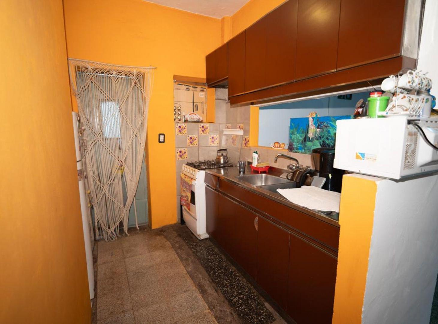 Foto de CASA EN VENTA Y LOCAL COMERCIAL A REFACCIONAR, imagen 4