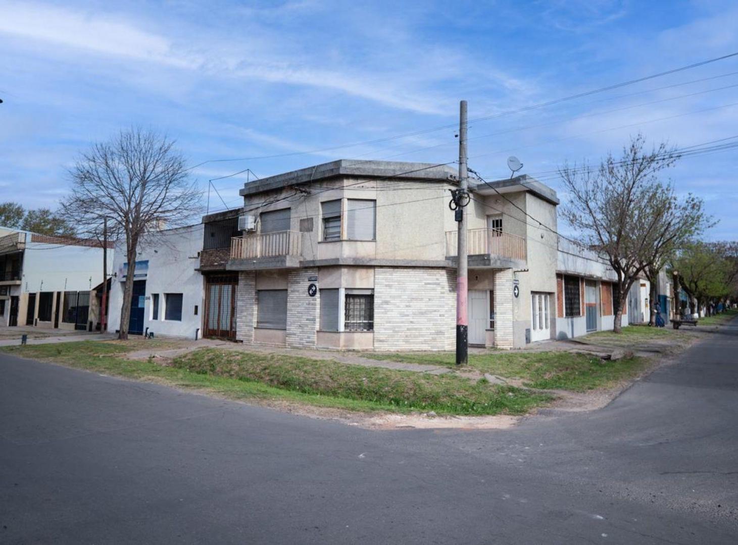 Foto de CASA EN VENTA Y LOCAL COMERCIAL A REFACCIONAR, imagen 5
