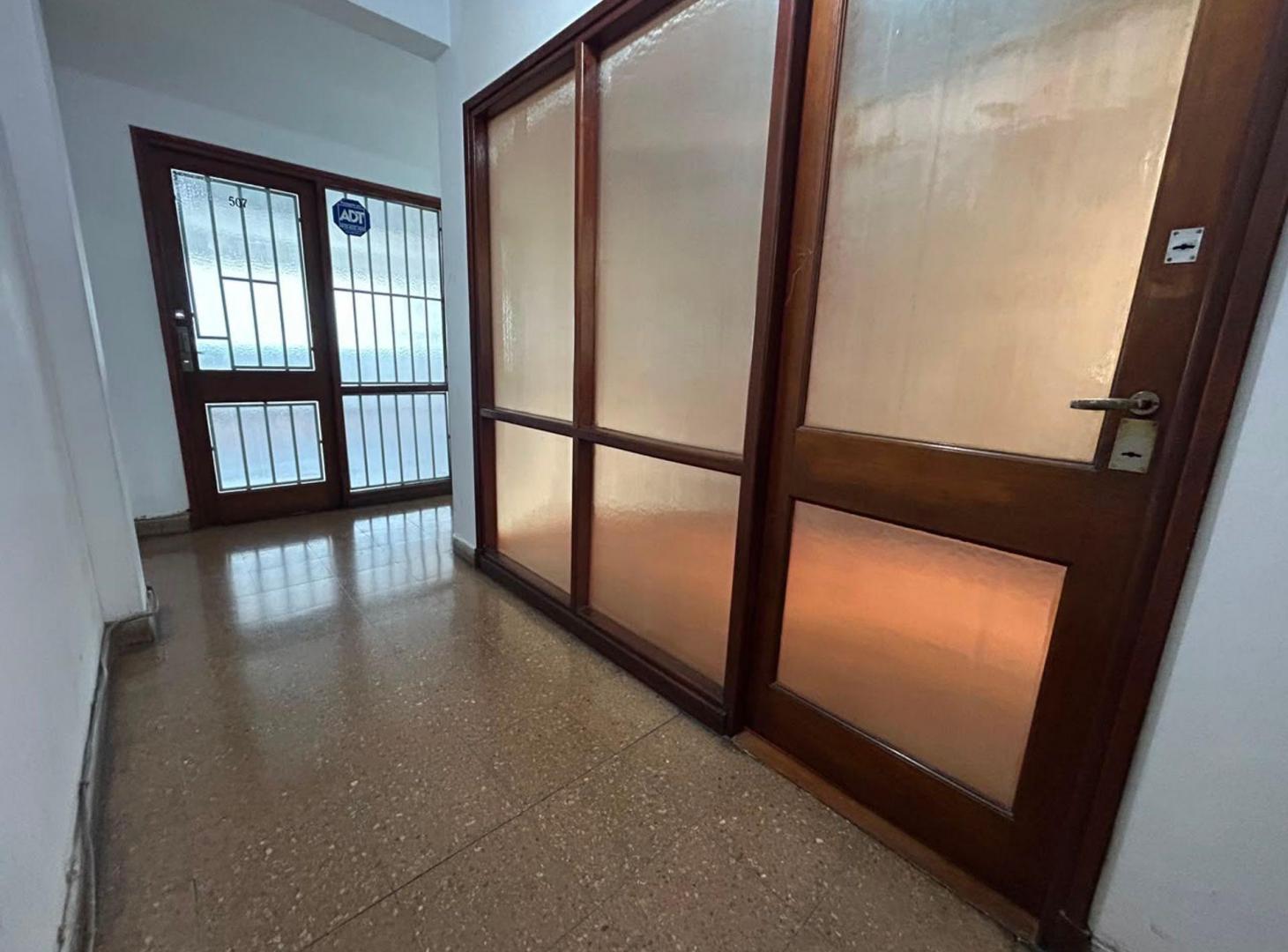 Foto de VENTA OFICINA 100% FINANCIADA EN EL CENTRO, imagen 4