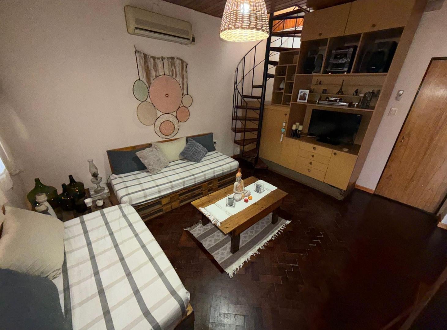 Foto de CASA EN VENTA 4 DORMITORIOS CON COCHERA - ARROYITO, imagen 2