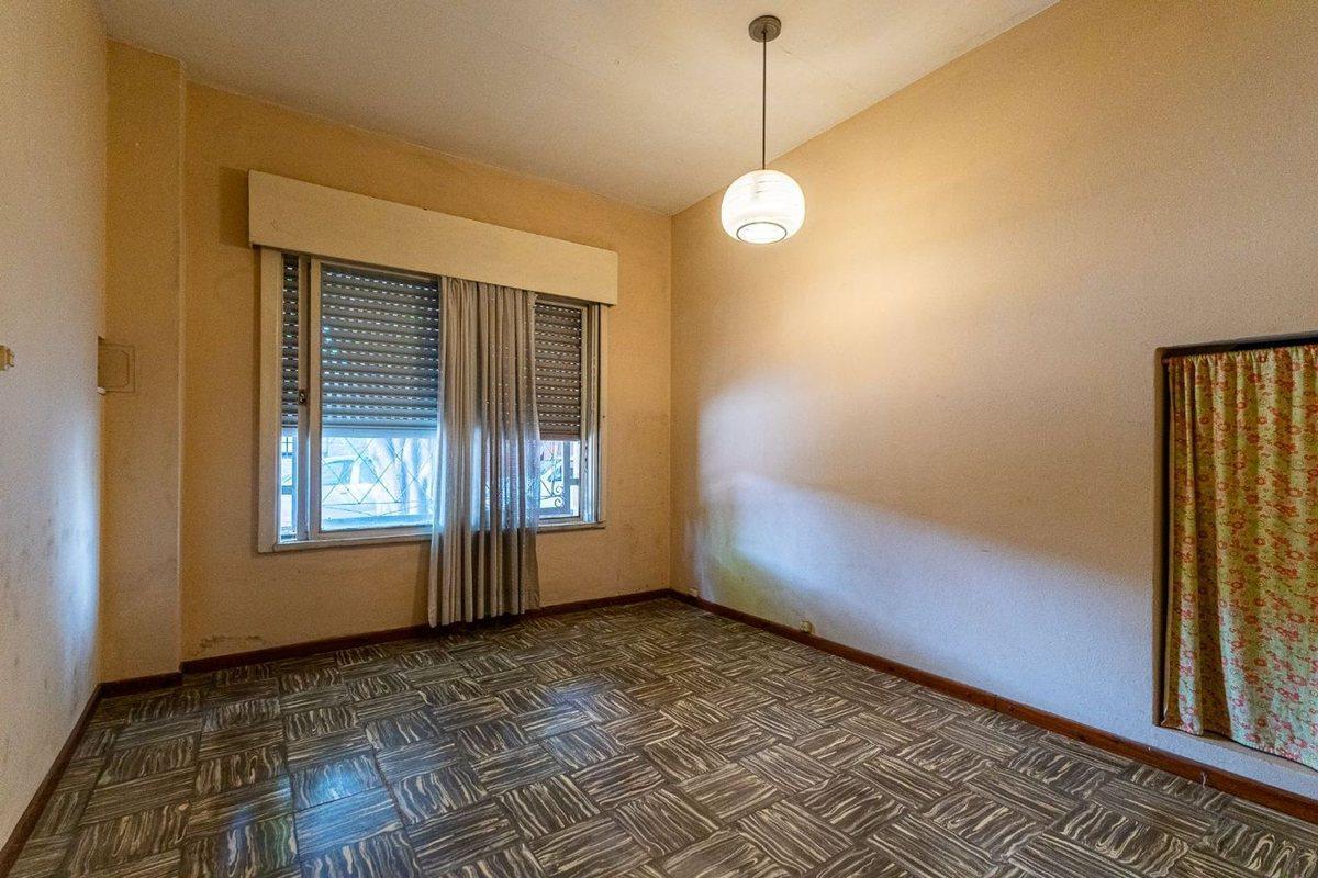 Foto de VENTA CASA DOS DORMITORIOS Y COCHERA - ECHESORTU, imagen 3
