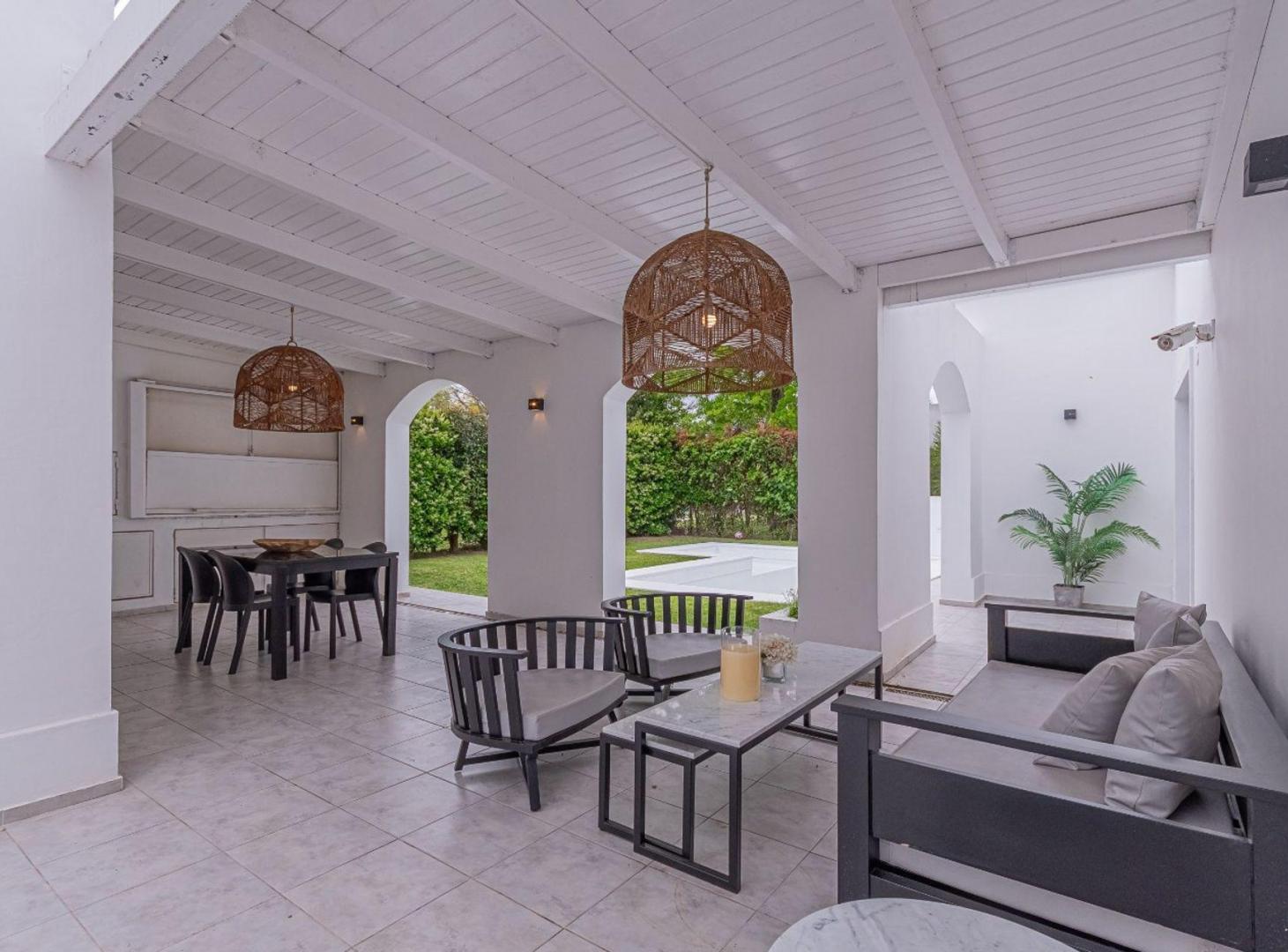 Foto de VENTA CASA 4 DORMITORIOS CON PILETA EN CADAQUÉS, imagen 3