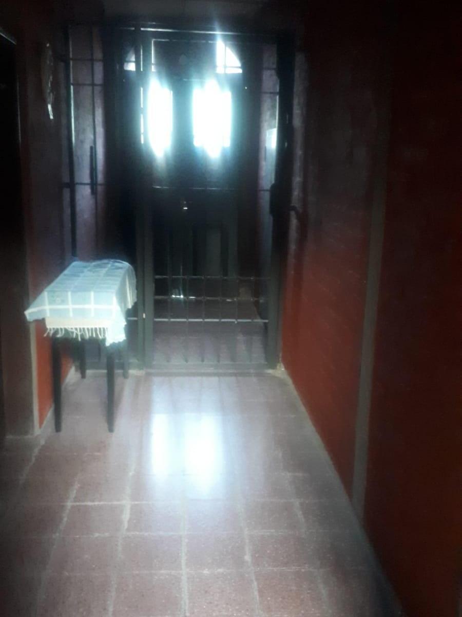 Conjunto de 3 Departamentos y 2 Locales Comerciales! 2