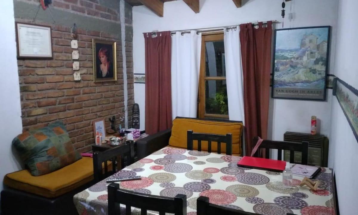 Conjunto de 3 Departamentos y 2 Locales Comerciales! 5