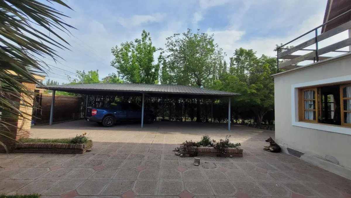 VENTA CASA EN BARRIO CON ACCESO RESTRINGIDO, CALLEJON CERRADO. 2